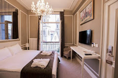 Triada Hotel Taksim rent a car